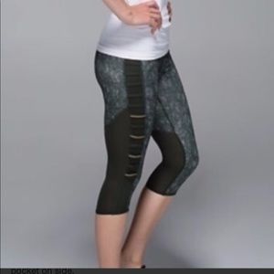 Lululemon Cropped Breezy leggings